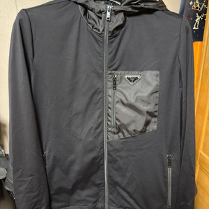 프라다 남성 후드 아우터 ULJ79A M사이즈 판매