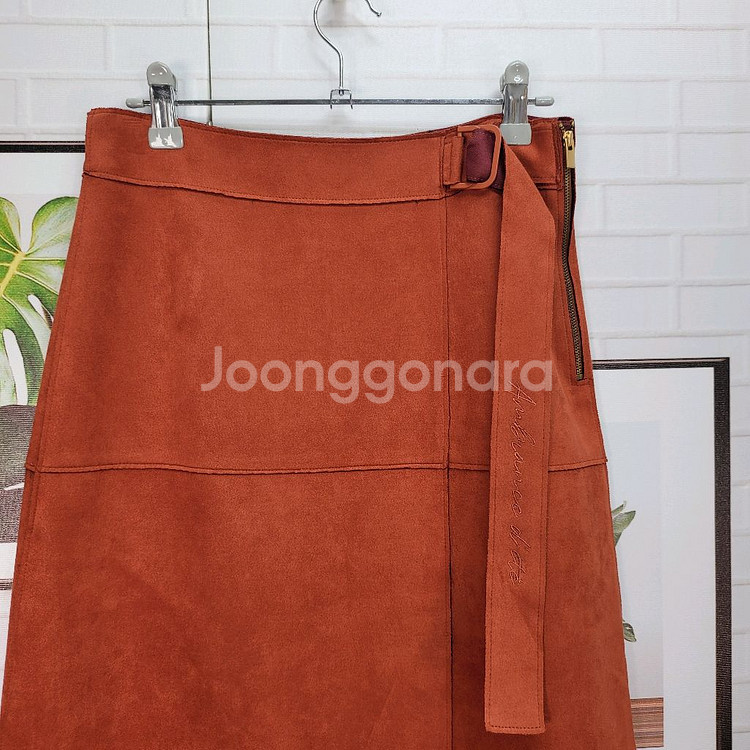 DEWL 듀엘 스웨이드 미디 스커트 55사이즈 새상품급--1