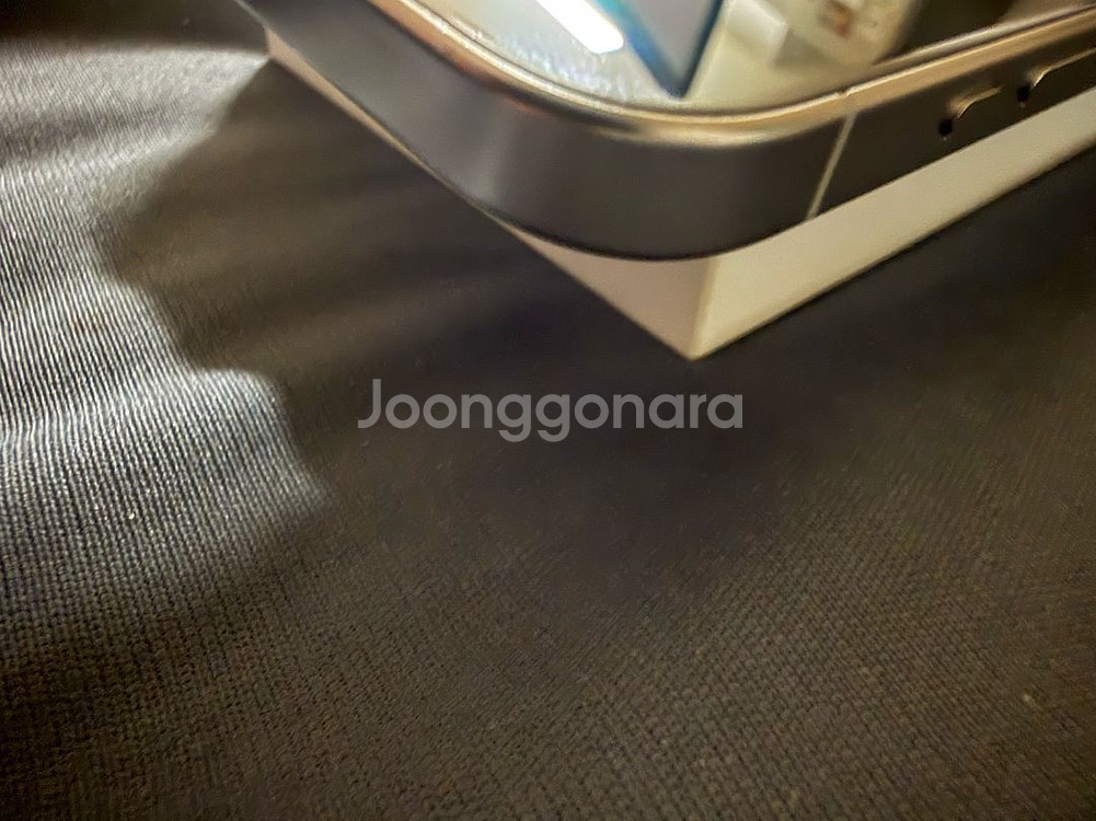 아이폰15 프로맥스 512Gb 화이트 팝니다(애케플 유--5