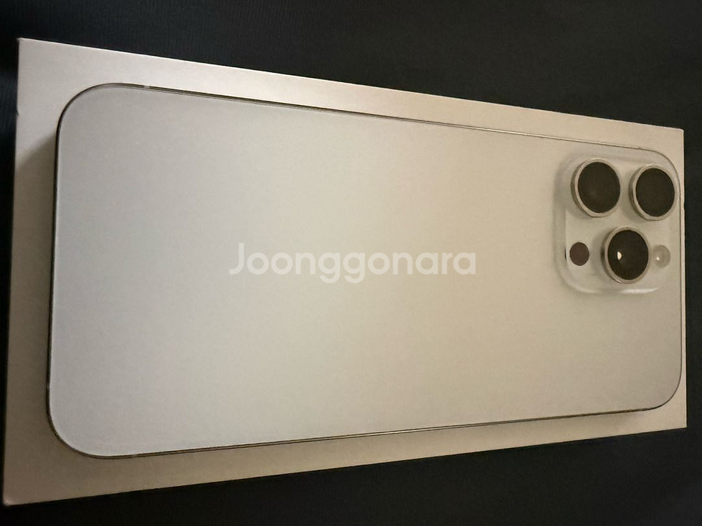아이폰15 프로맥스 512Gb 화이트 팝니다(애케플 유--14