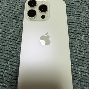 아이폰 16프로 화이트 티타늄 256G 새상품급 팝니다