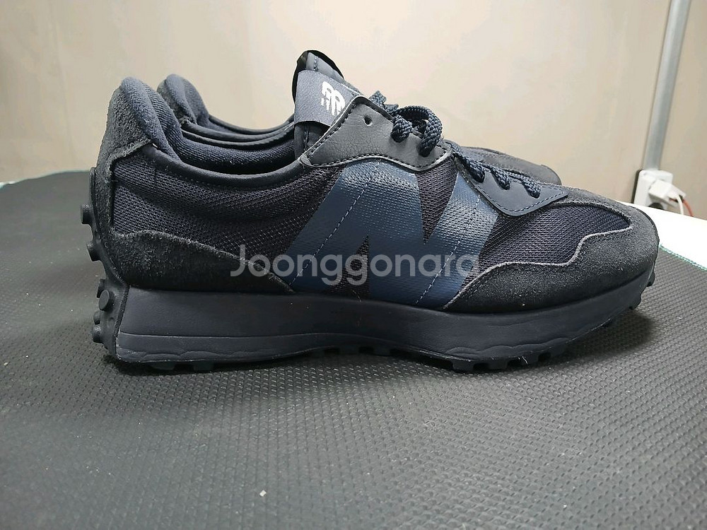 뉴발란스 327 네이비 경량메쉬 운동화 270~ 27--3