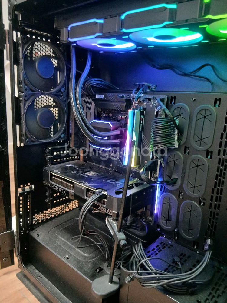 9950x 컴퓨터 반본체 팝니다--2