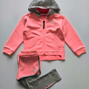 뉴발란스키즈 여아 트레이닝세트 100사이즈