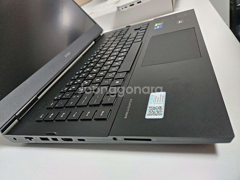 HP 오멘 17 RTX 3080 Ti 게이밍 노트북--5