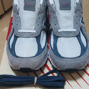 뉴발란스 990V4 그레이 스웨이드