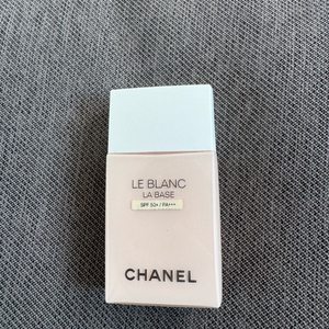 샤넬 르블랑 베이스