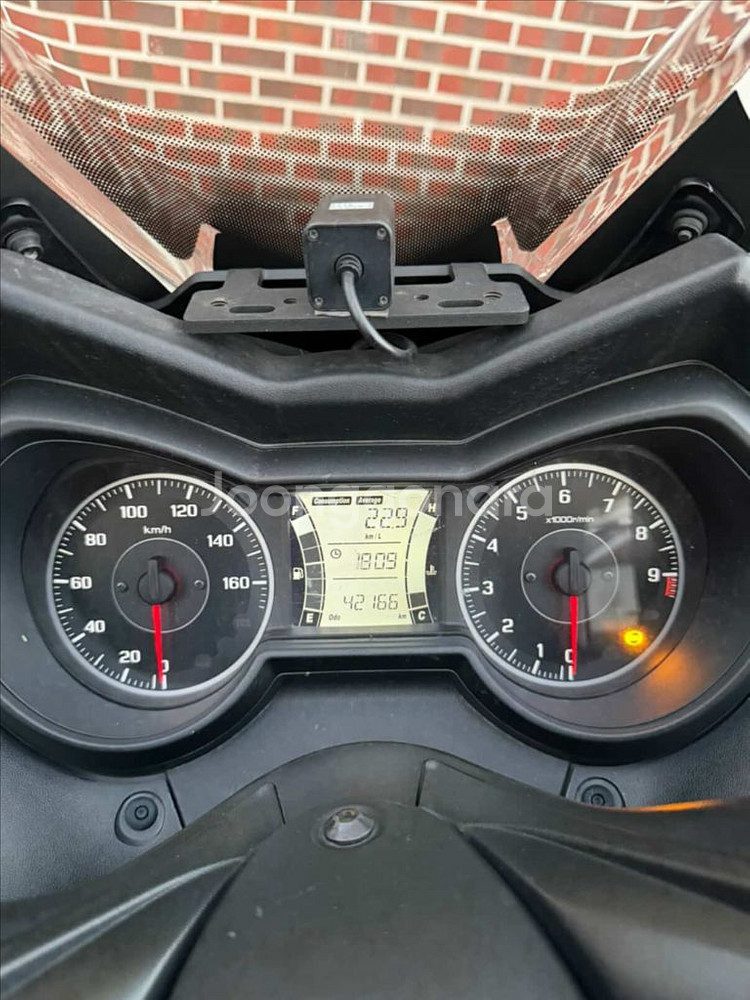 야마하 XMAX 300 GIVI 윈드스크린 탑박스--2