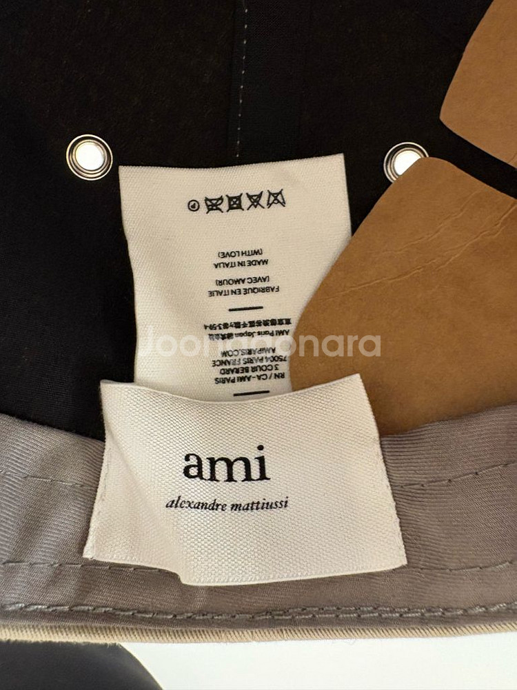 아미(Ami)의 하트 로고 볼캡 베이지--3