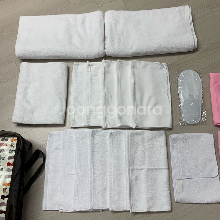 피부미용실기 타월 외 가운 일괄판매--1