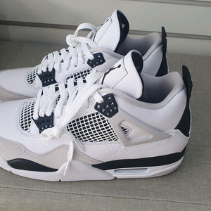 나이키 에어 조던4 밀리터리블랙 275 새상품