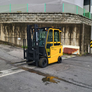 현대 3톤 17년식 올캐빈 좌승식 전동지게차