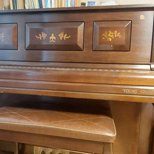 영창 피아노 U-121