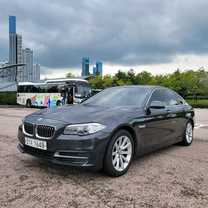 BMW 528i
