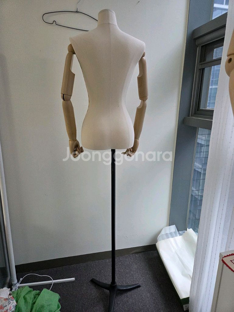 상반신 여성 마네킹 66사이즈--1