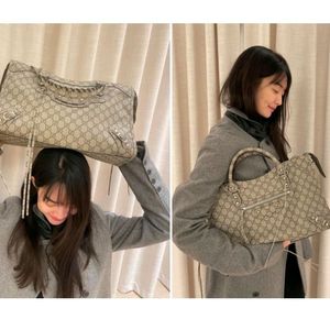 구찌x발렌시아가 해커 프로젝트백