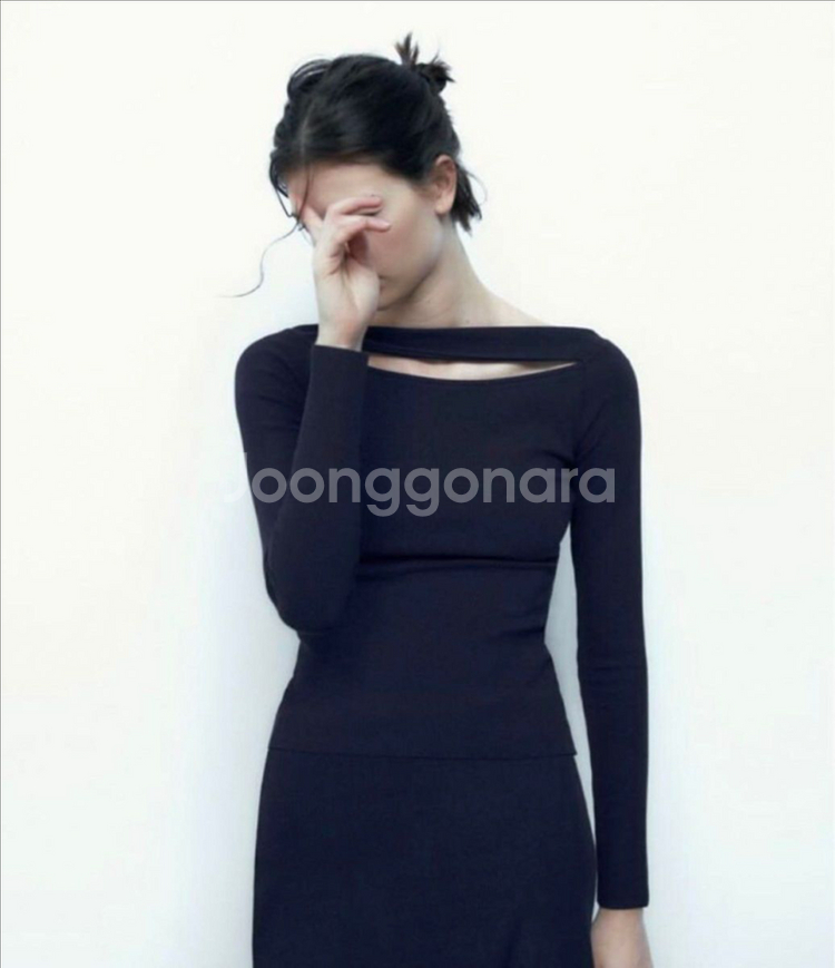 자라 네이비 컷아웃 긴팔 티셔츠 트임 니트탑 55841--0