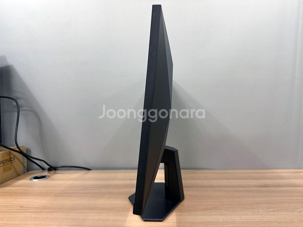 27인치 알파스캔 AOC 27G4E 게이밍 모니터--3