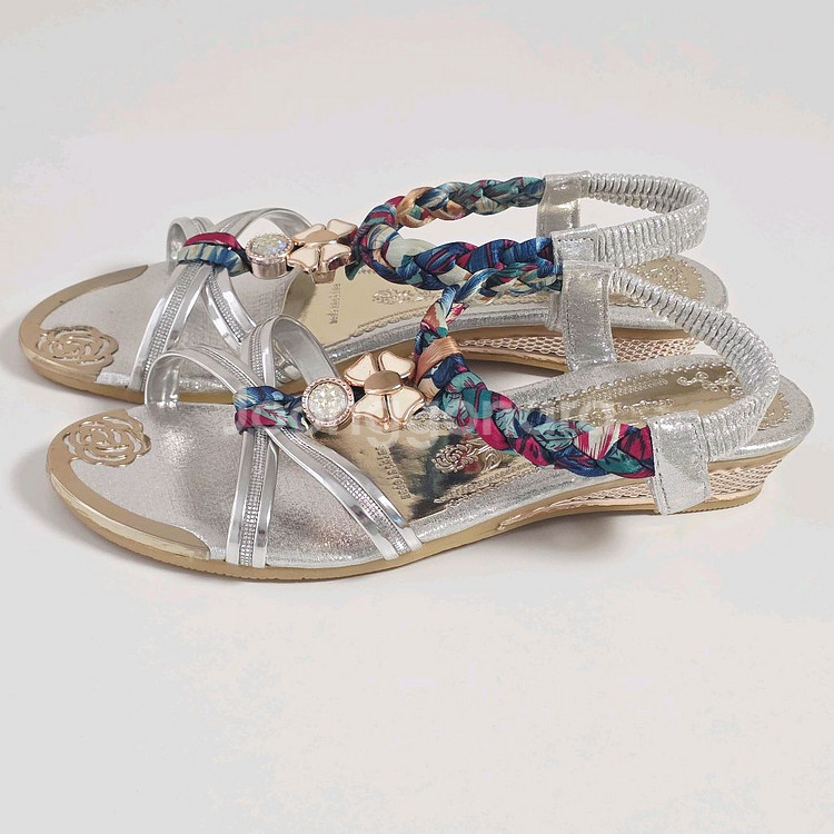 (새제품) 꽃장식 은색 샌들 245미리--1