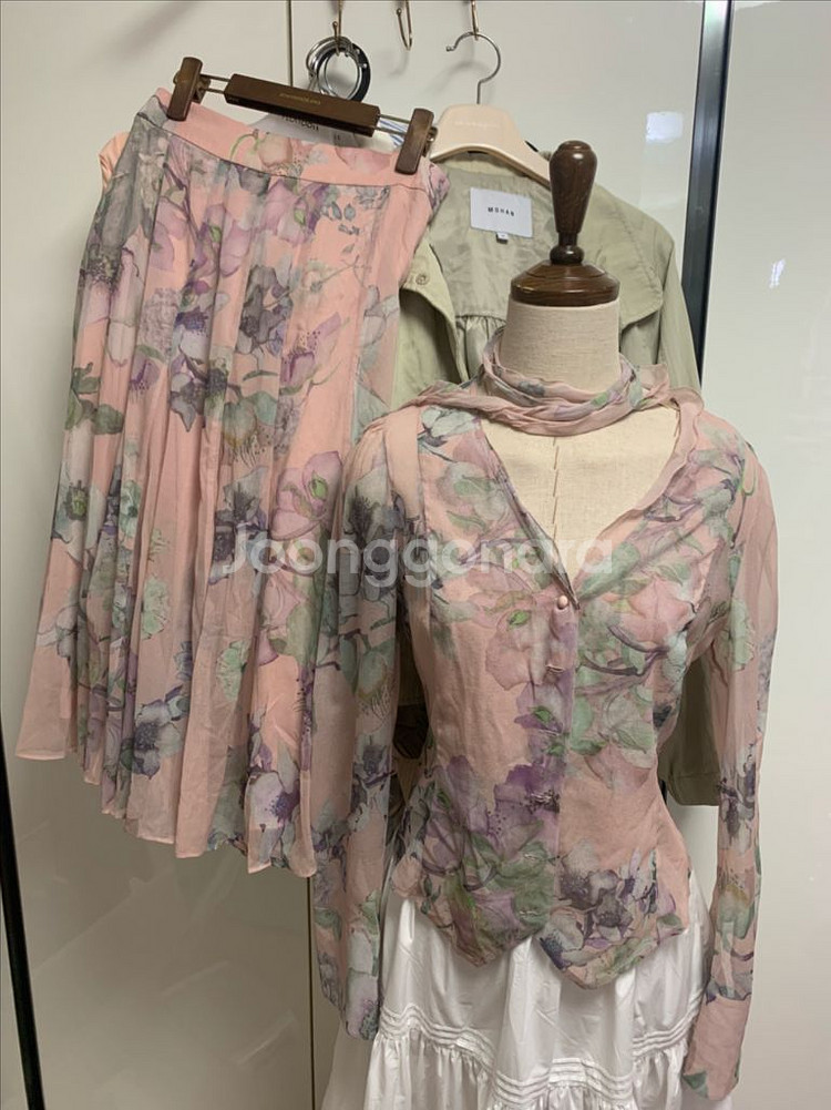 아보아보 silk chiffon 블라우스 스커트 세트--6