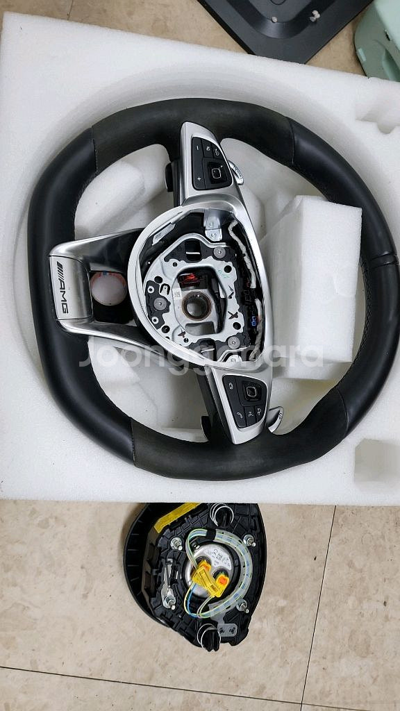 벤츠 e63 amg 순정 핸들팝니다--0