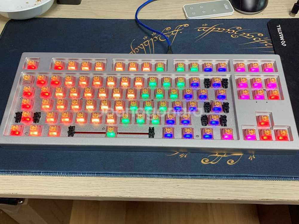 아콘 RE:AL FX 알루미늄 기계식 키보드 판매합니다--3