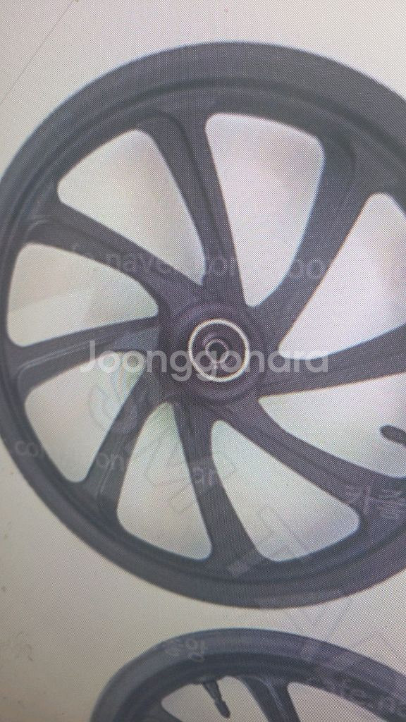 pcx 202년식 뒷 휠 구매원함--0