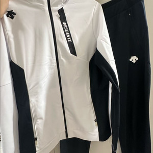 데상트 트레이닝 세트 95사이즈