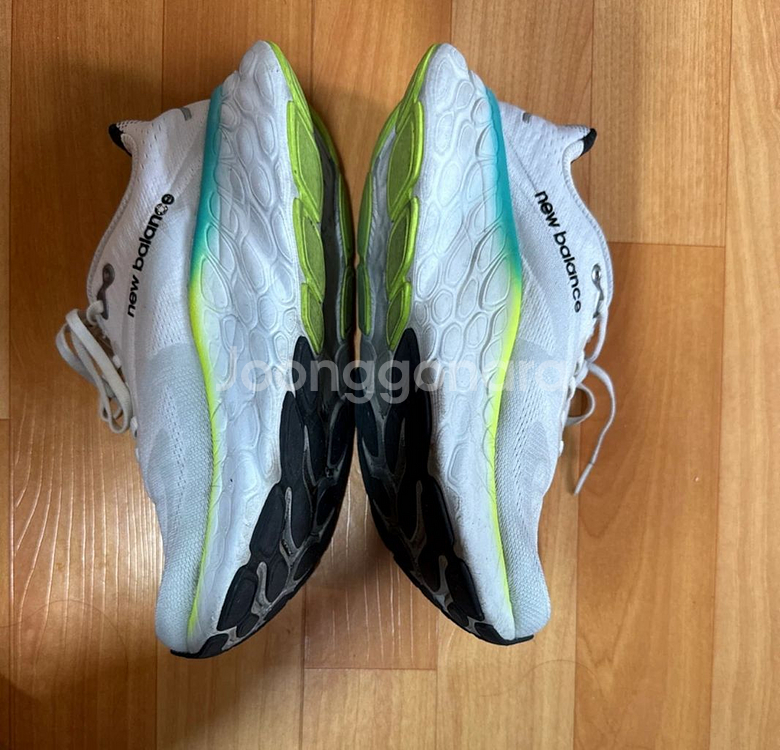 뉴발란스 Fresh Foam More V4 스탠다드 2--2