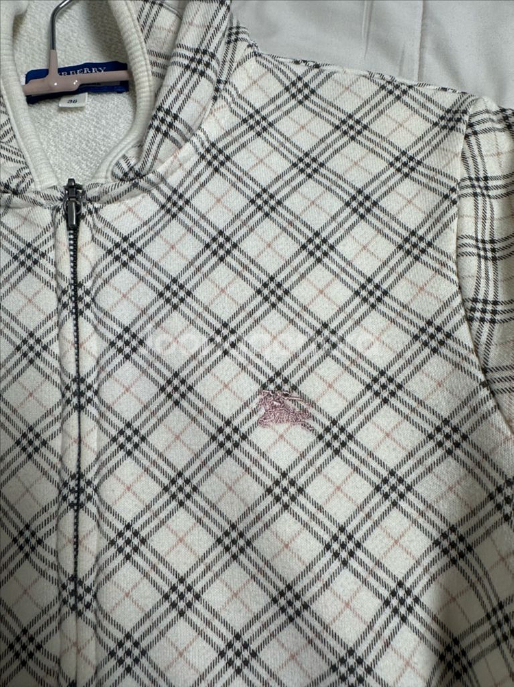 버버리 블루라벨 핑크로고 후드집업--2