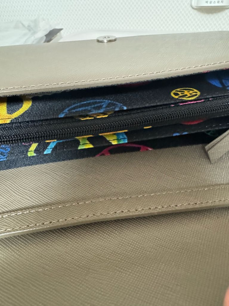 겸손지갑 아라크나인 에토프색상 이미지