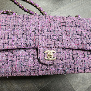 샤넬 트위드 클래식 미듐 22SS