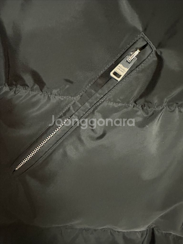 정품 새거급 프라다 사피아노 오버핏 구스다운 패딩 L--4