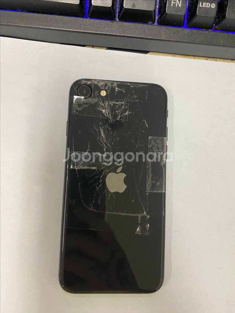 아이폰SE2 기능정상 파손폰 대량가능--3