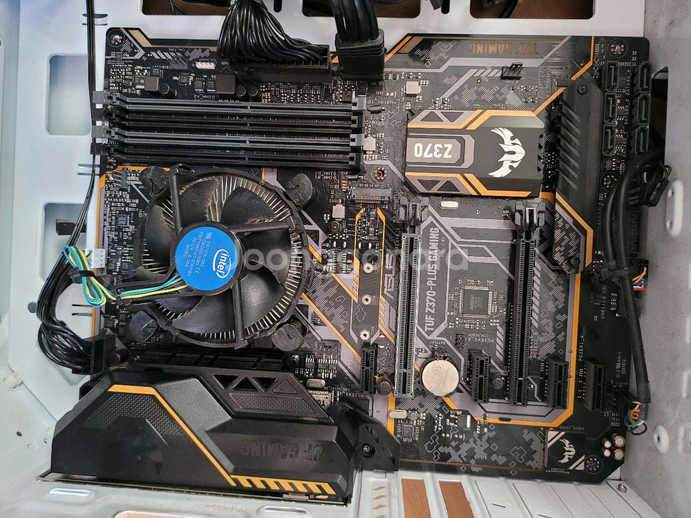 i5 8500 + z370 plus+700와트 파워--2