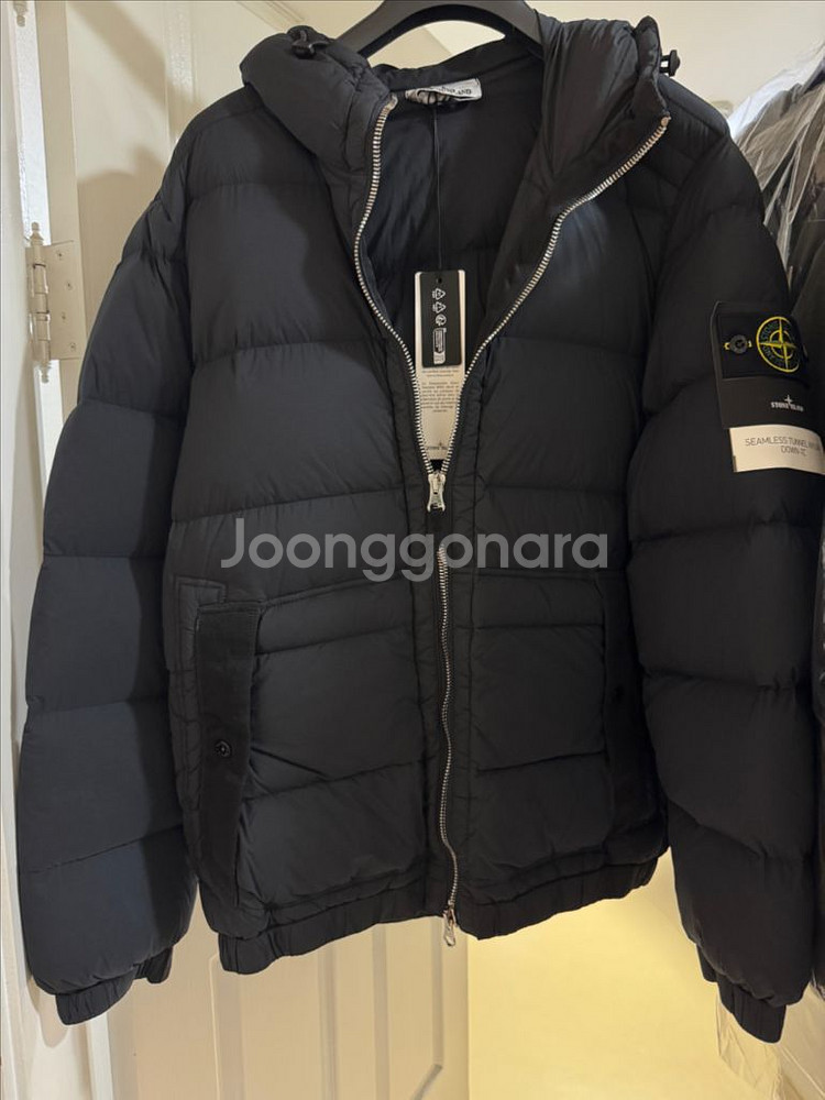 스톤아일랜드 25fw 심리스 다운 패딩 블랙--0