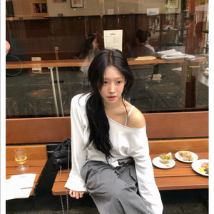 리즈 언발티셔츠 - Giselle unbal tee