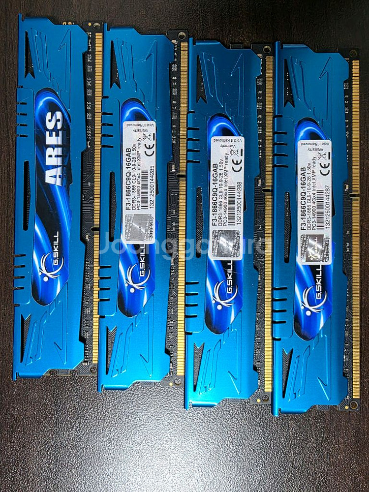 지스킬 DDR3 4기가 4개--1