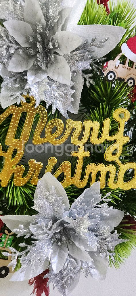 새상품)대형 솔방울 원목 자동차 포인세티아 조화 리스--4