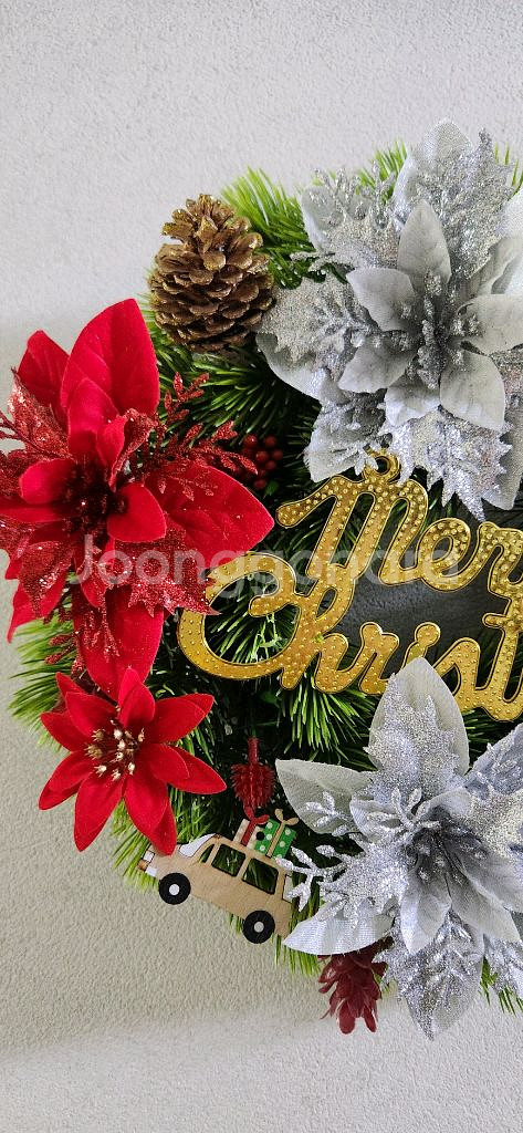 새상품)대형 솔방울 원목 자동차 포인세티아 조화 리스--3