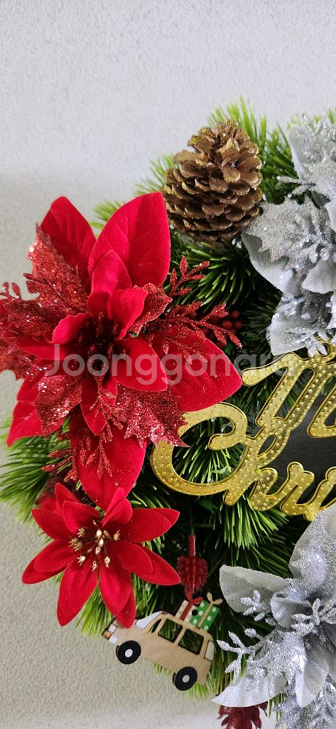 새상품)대형 솔방울 원목 자동차 포인세티아 조화 리스--9