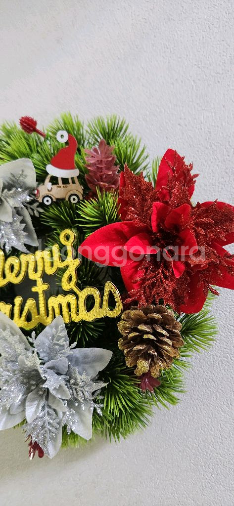 새상품)대형 솔방울 원목 자동차 포인세티아 조화 리스--8