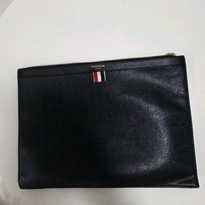 톰브라운 블랙 레더 미듐 클러치팝니다