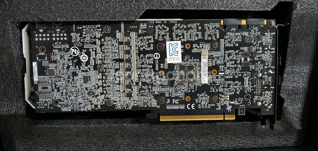 기가바이트 GEFORCE GTX 1080Ti 풀박스--3