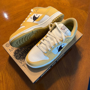 나이키 덩크 로우 썬클럽 옐로우 275 사이즈 새제품