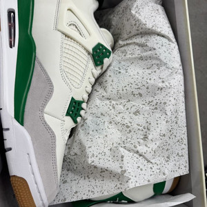 조던4 SB파인그린 팜니다