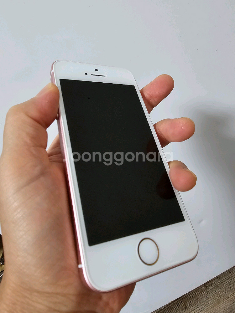 30. 아이폰 se1 32GB--0