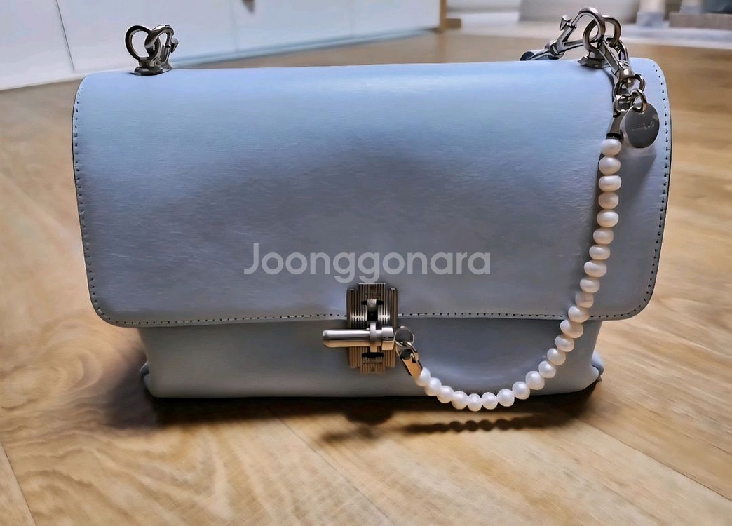 분크 바게트크로스백 팝니다--0