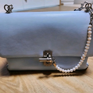 분크 바게트크로스백 팝니다