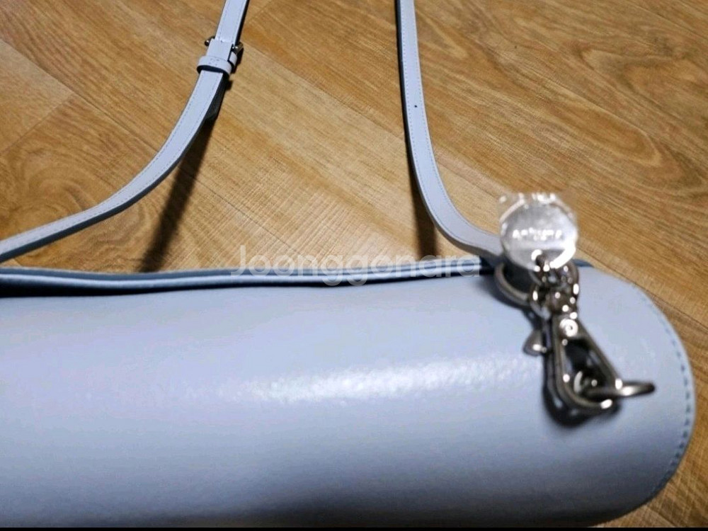 분크 바게트크로스백 팝니다--5